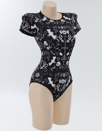 Gothic Print Bodysuit Round Neck Romper Onesie Pajamas Bodysuit with Gothic Pattern