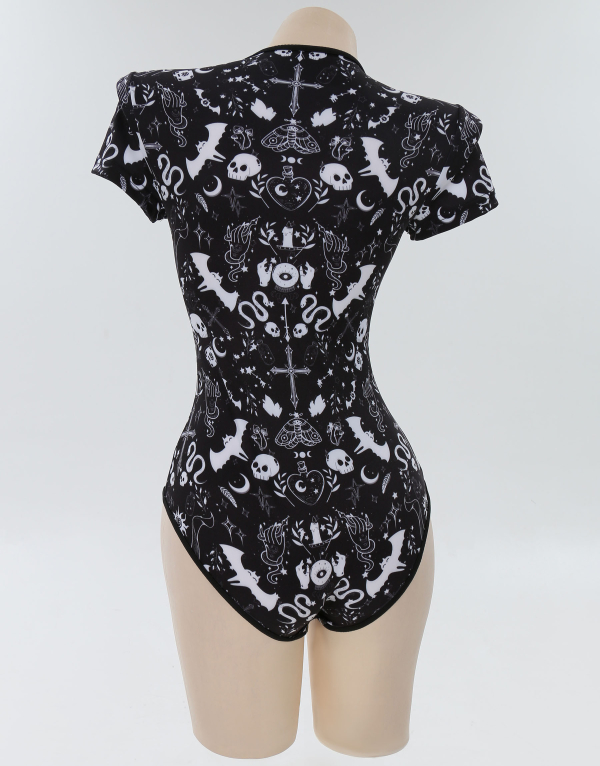 Gothic Print Bodysuit Round Neck Romper Onesie Pajamas Bodysuit with Gothic Pattern